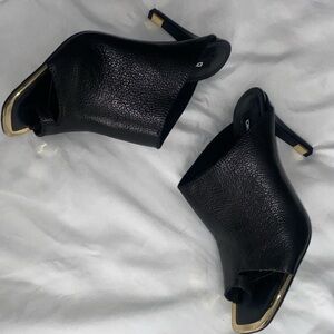Dkny Black and Gold Heels